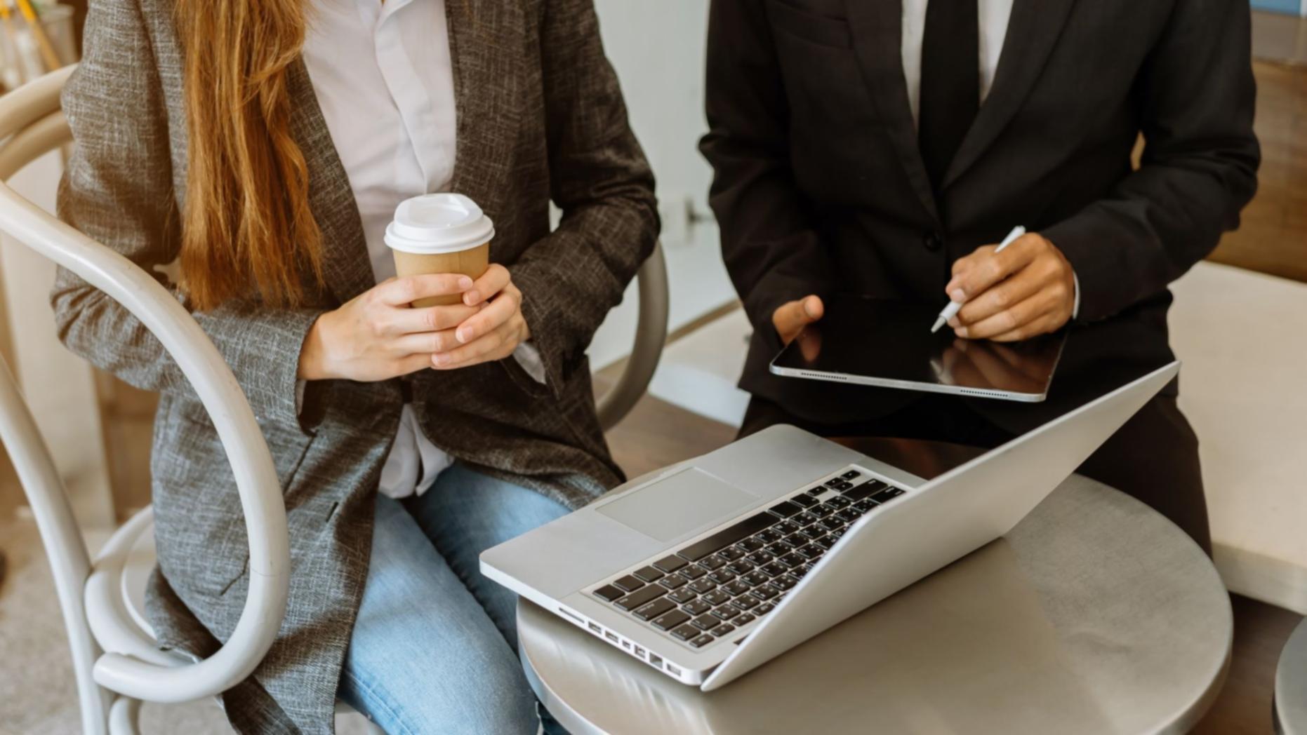 Illustration de consultation financière professionnelle