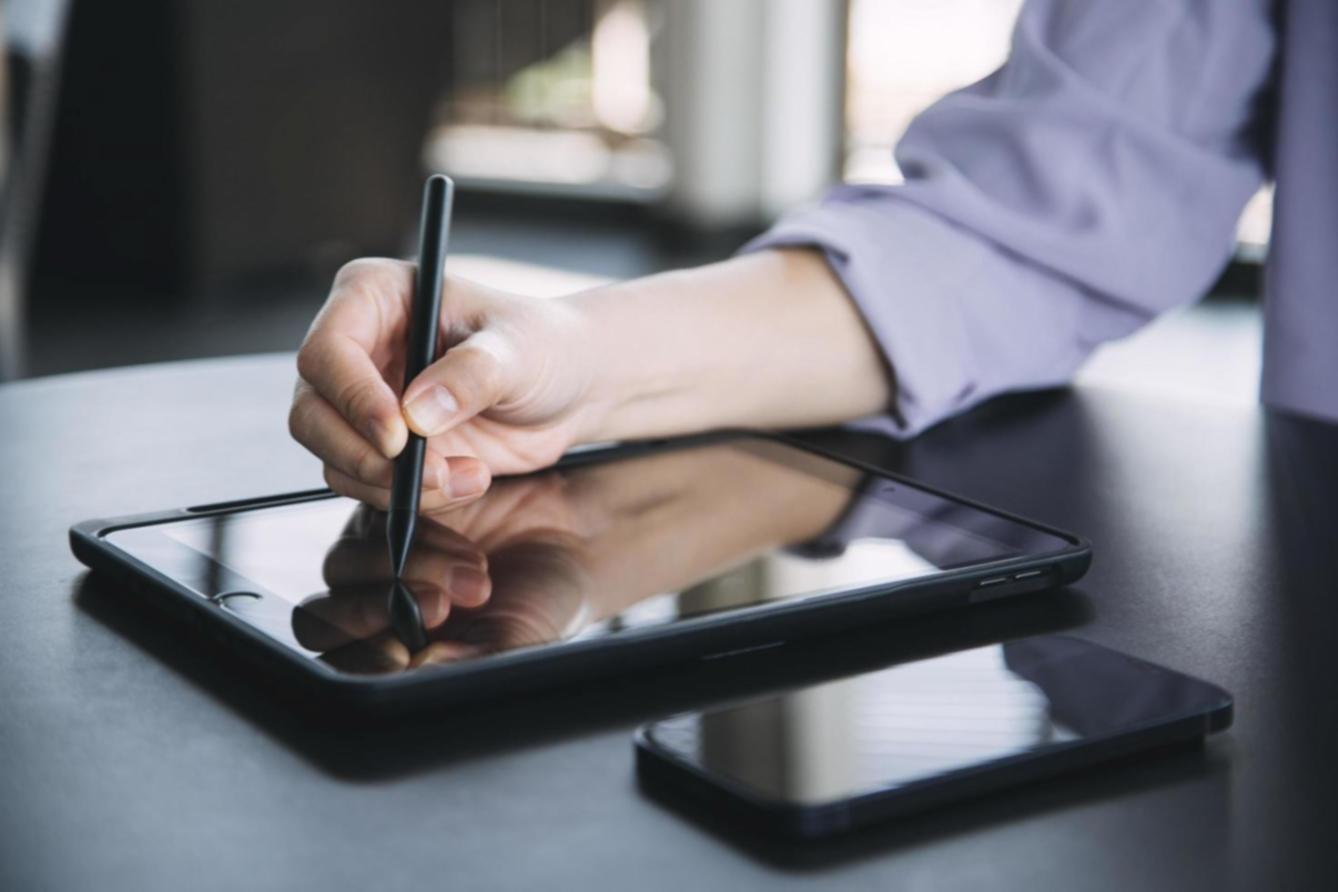 Participants connectés lors d'une session en ligne sur la gestion financière